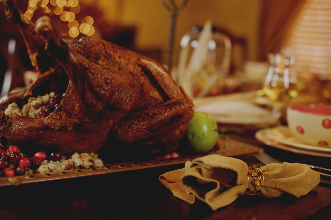 holiday meal table setting